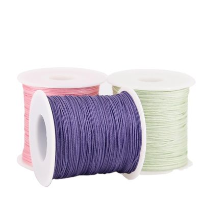 Mejora tu colección con nuestro cordón de jade de tejido de brazalete de rosas de doble rosca personalizable