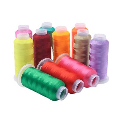 150D/2 100% hilo de bordado de poliéster para máquina 5000m Peso 160g en colores mixtos