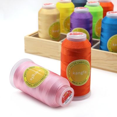5000 Yard Polyester hilo de bordado para el punto cruzado Vibrante colorido patrón y duradero