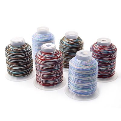 Suministro de hilo de poliéster multicolor de 15 capas de 172 m de longitud por cono para artesanías de tejido de arco iris
