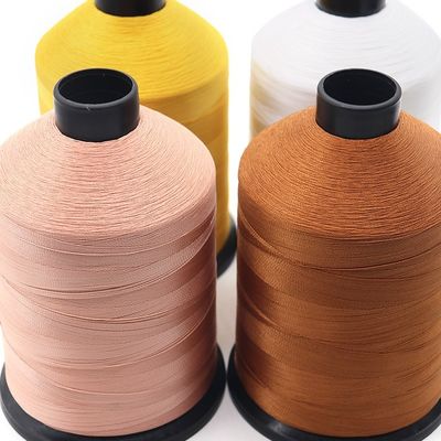 Nido de alta tenacidad de 6000m de Nylbond Tkt-40 de crema de cono y fuerte para el comercio de tapicería