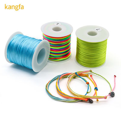 Brazalete de poliéster 100% envuelto en alambre con diseño 2023 y color Singal o color arco iris
