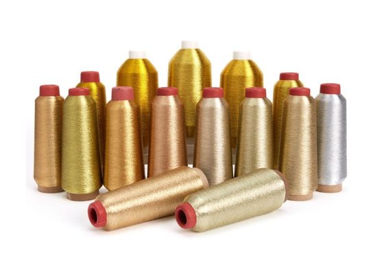125g 150D hilo metálico hilo de costura de plata para accesorios de prendas de vestir 100% poliéster