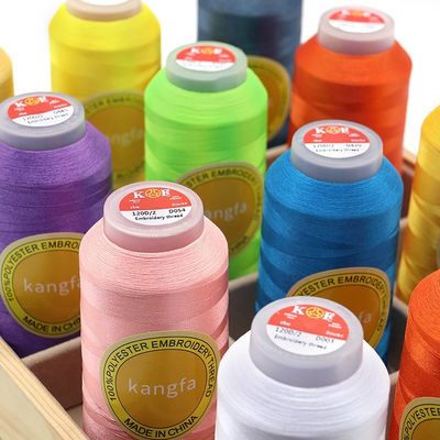 700 colores vibrantes para hilo de bordado de poliéster 120D/2 en materiales duros y gruesos