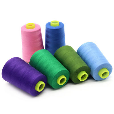 Bajo MOQ 40/2 5000yds Tintado Espínado 100% Poliéster hilo de costura para tejer a mano Durable
