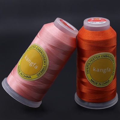 120D/2 100% hilo de bordado de poliéster para la máquina de bordado 4000Yard/cone 700 colores