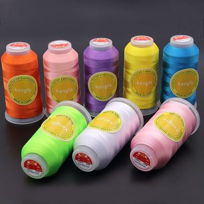 Filamento de poliéster 120D/2 resistente a altas temperaturas para bordados reflectantes en sofás