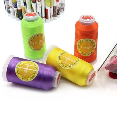 Filamento de poliéster 120D/2 resistente a altas temperaturas para bordados reflectantes en sofás