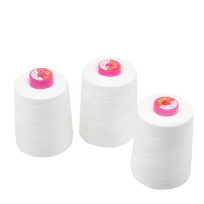 Hielo de costura de poliéster de alta resistencia 5000 yardas para la máquina de overlock industrial blanca