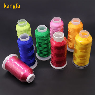 5000 yardas Cone Coser 100% Poliéster 120d 2 hilo de bordado 120g Peso para coser
