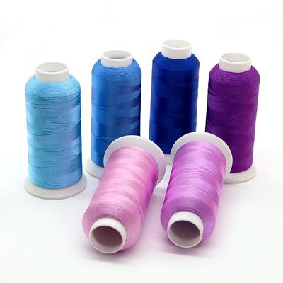 Material cónico 100% poliéster resistente a altas temperaturas hilo de bordado de seda 120D/2 oro