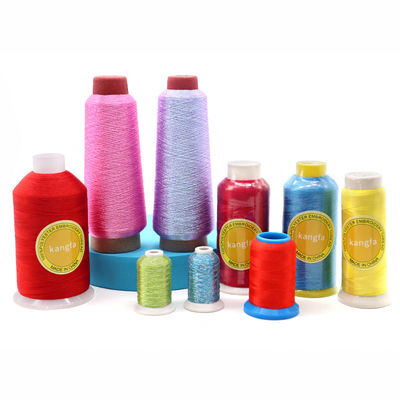 El uso de las máquinas de bordado de alta velocidad 120D/2 4000Yard/cone Polyester Madeira hilo de bordado