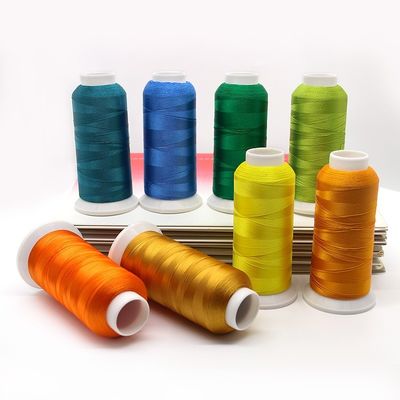 OEM/ODM 100% Polyester Lot Stock 700 colores hilo de bordado para el bordado rápido de la máquina
