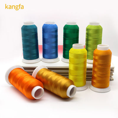Bajo MOQ 120D / 2 4000Y Envío rápido hilo de poliéster para máquina de bordado 720 colores